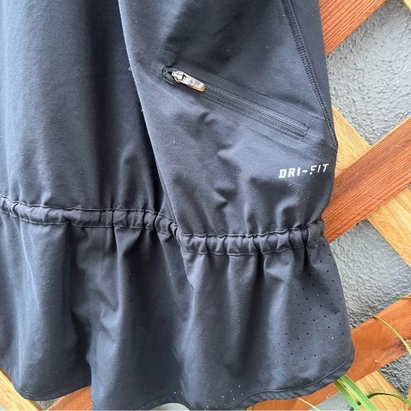 Nike Dri-Fit workout Top - Picture 6 of 9